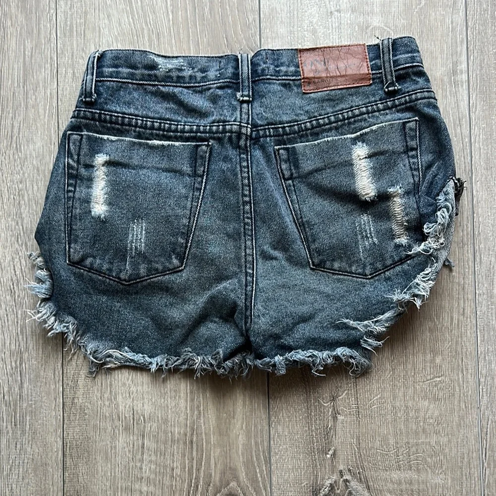 One Teaspoon Bandits Jean Shorts - Picture 3 of 3